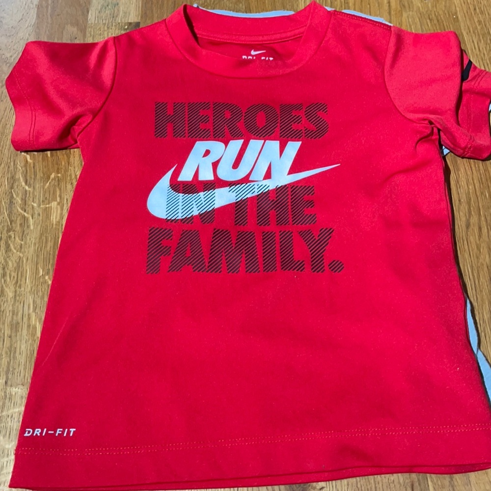 Boys Nike shirts 4 xs (3 shirts) lot